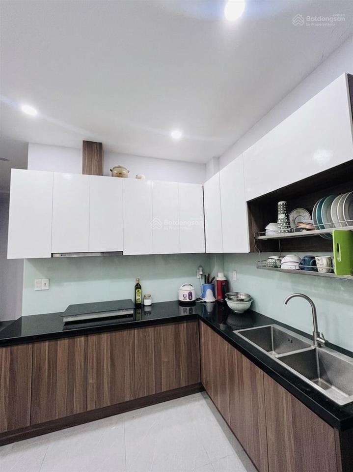 Siêu vip khu vực thủ đức dtsd189m2 3t 4pn oto đỗ cửa chủ giảm sốc 400tr giá bán 10,1 tỷ