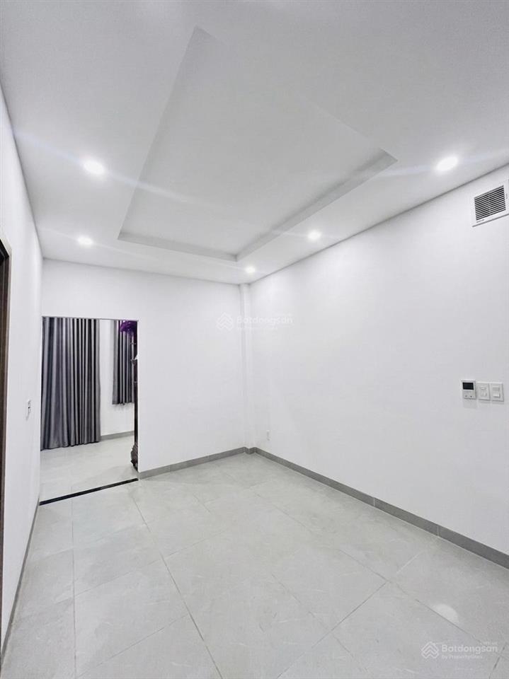 Siêu vip khu vực thủ đức dtsd189m2 3t 4pn oto đỗ cửa chủ giảm sốc 400tr giá bán 10,1 tỷ