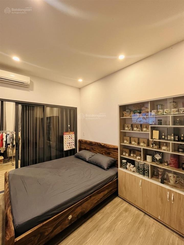 Siêu vip khu vực thủ đức dtsd189m2 3t 4pn oto đỗ cửa chủ giảm sốc 400tr giá bán 10,1 tỷ