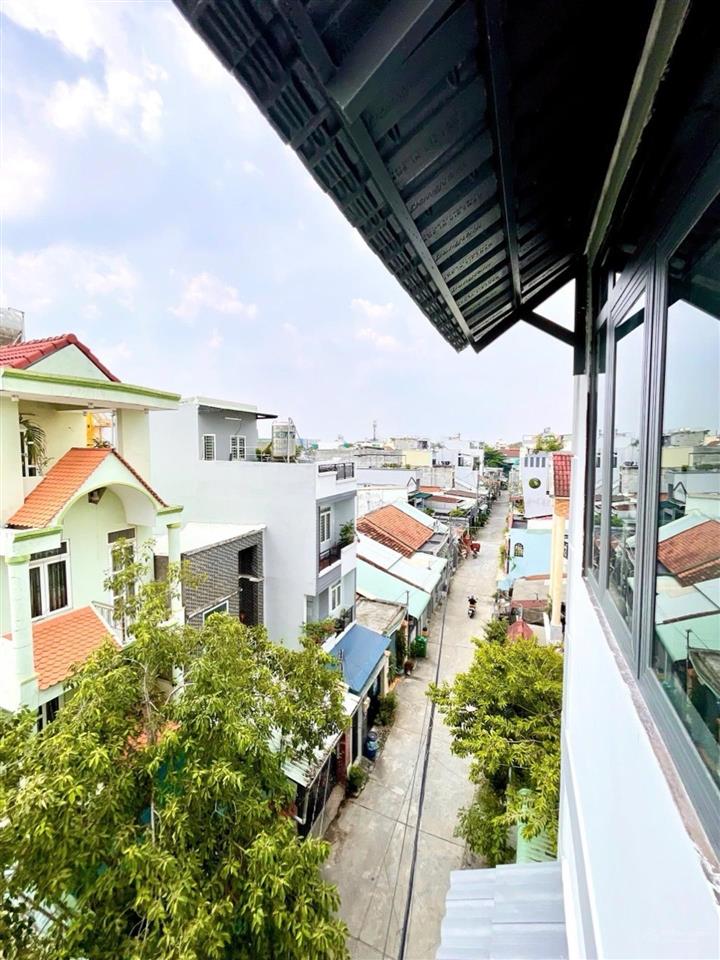Nhà đẹp full nội thất 5pn, 3wc hẻm xe hơi thông tăng nhơn phú giá 7.95 tỷ