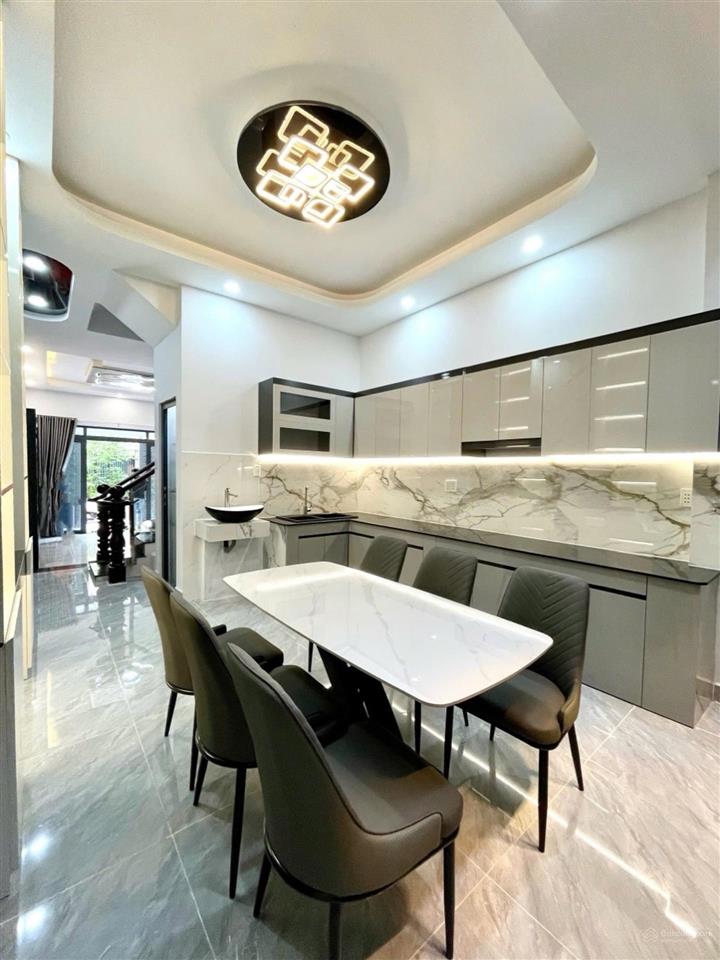 Nhà đẹp full nội thất 5pn, 3wc hẻm xe hơi thông tăng nhơn phú giá 7.95 tỷ