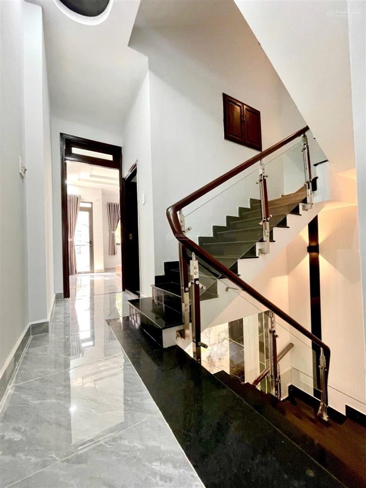 Nhà đẹp full nội thất 5pn, 3wc hẻm xe hơi thông tăng nhơn phú giá 7.95 tỷ
