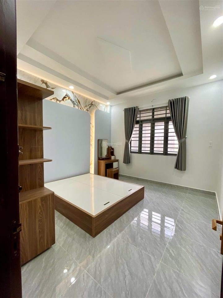 Nhà đẹp full nội thất 5pn, 3wc hẻm xe hơi thông tăng nhơn phú giá 7.95 tỷ