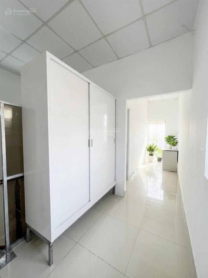 Lô góc 2mt kinh doanh  hiệp phú 2t  4pn  2wc giá 3,5 tỷ dt 40m2 chỉ 200m ra song hành hà nội