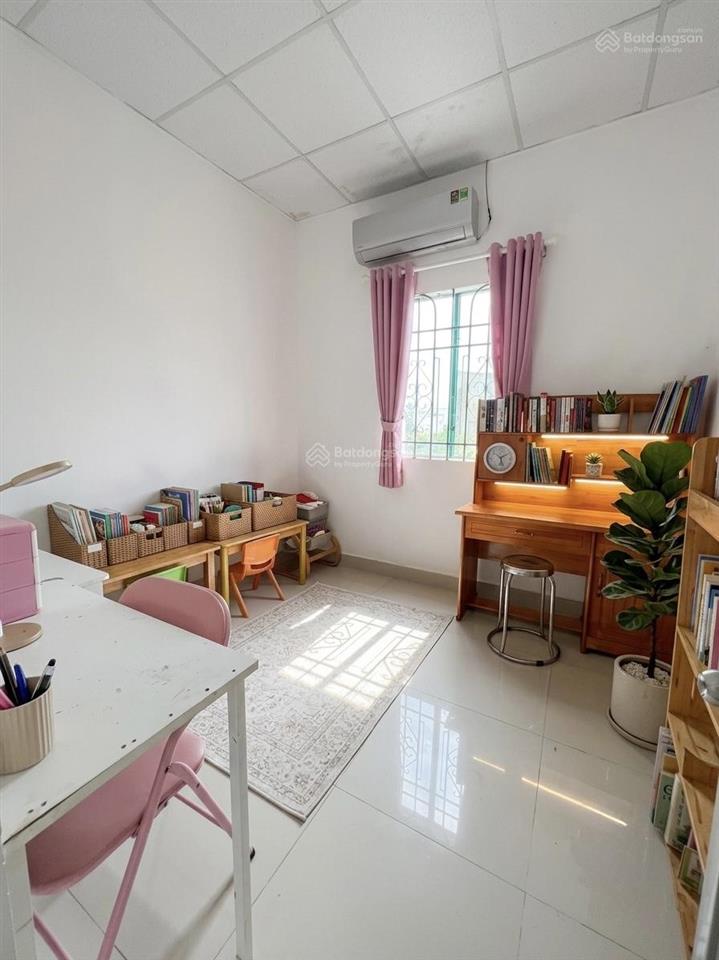 Lô góc 2mt kinh doanh  hiệp phú 2t  4pn  2wc giá 3,5 tỷ dt 40m2 chỉ 200m ra song hành hà nội