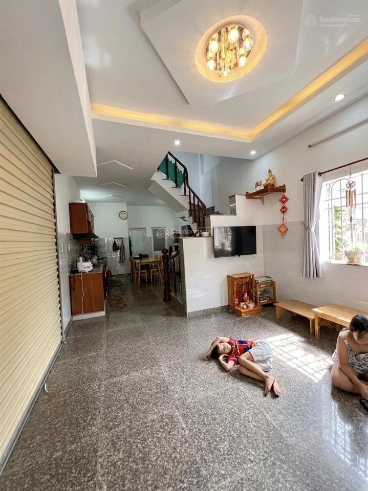 Lô góc 2mt kinh doanh  hiệp phú 2t  4pn  2wc giá 3,5 tỷ dt 40m2 chỉ 200m ra song hành hà nội