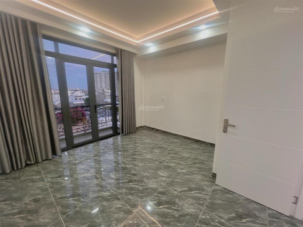 Hot! nhà mới dt55m2 5t 5pn  sát vạn phúc city hẻm xe hơi sổ hoàn công cho thuê 25tr/th giá8,7tỷ