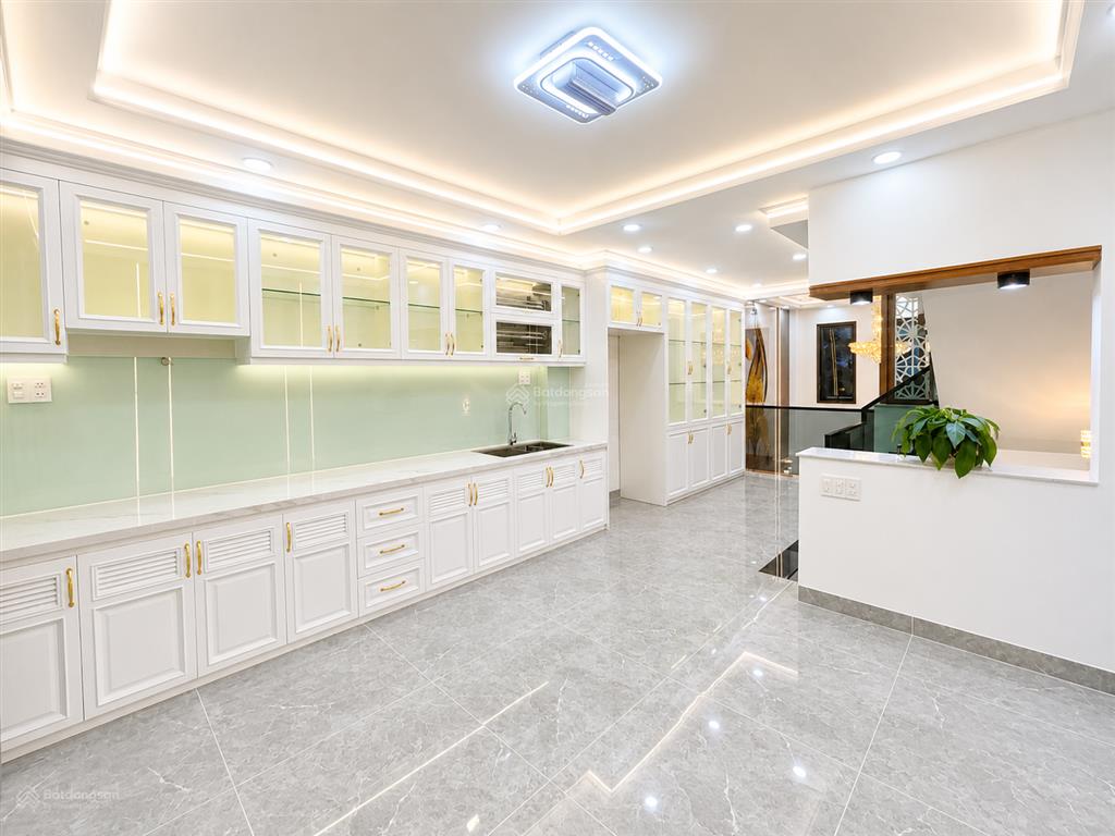 Hot! nhà mới dt55m2 5t 5pn  sát vạn phúc city hẻm xe hơi sổ hoàn công cho thuê 25tr/th giá8,7tỷ
