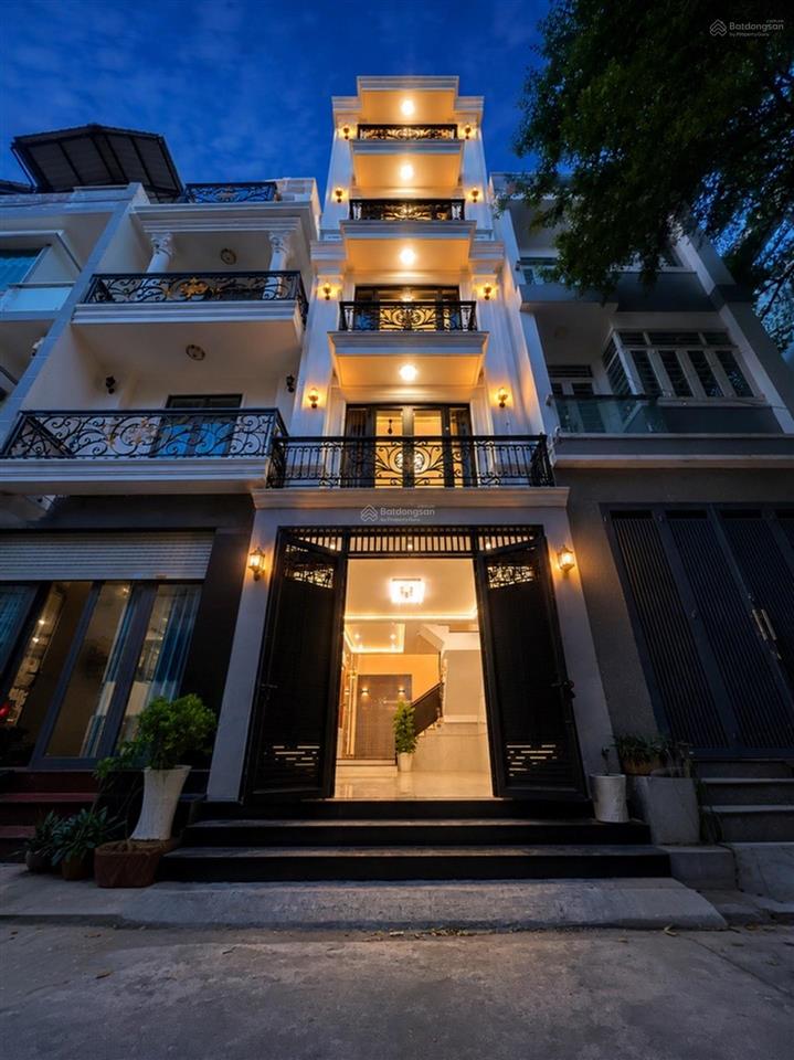 Hot! nhà mới dt55m2 5t 5pn  sát vạn phúc city hẻm xe hơi sổ hoàn công cho thuê 25tr/th giá8,7tỷ