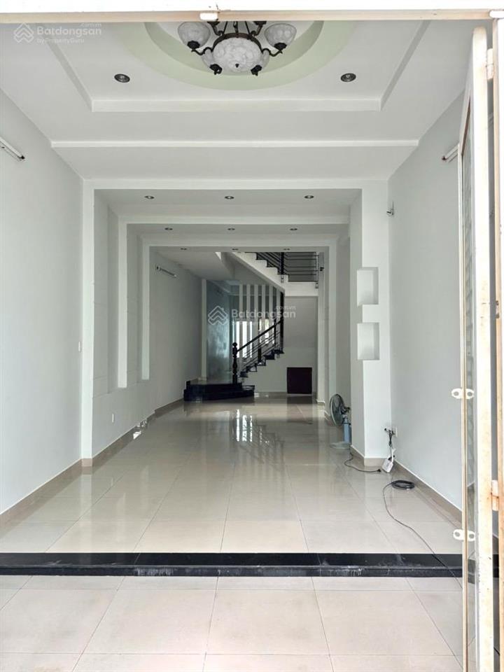 Gấp bán nhà ô tô đỗ cổng  88m2 3 tầng  chỉ hơn 11 tỷ  0708 987 ***
