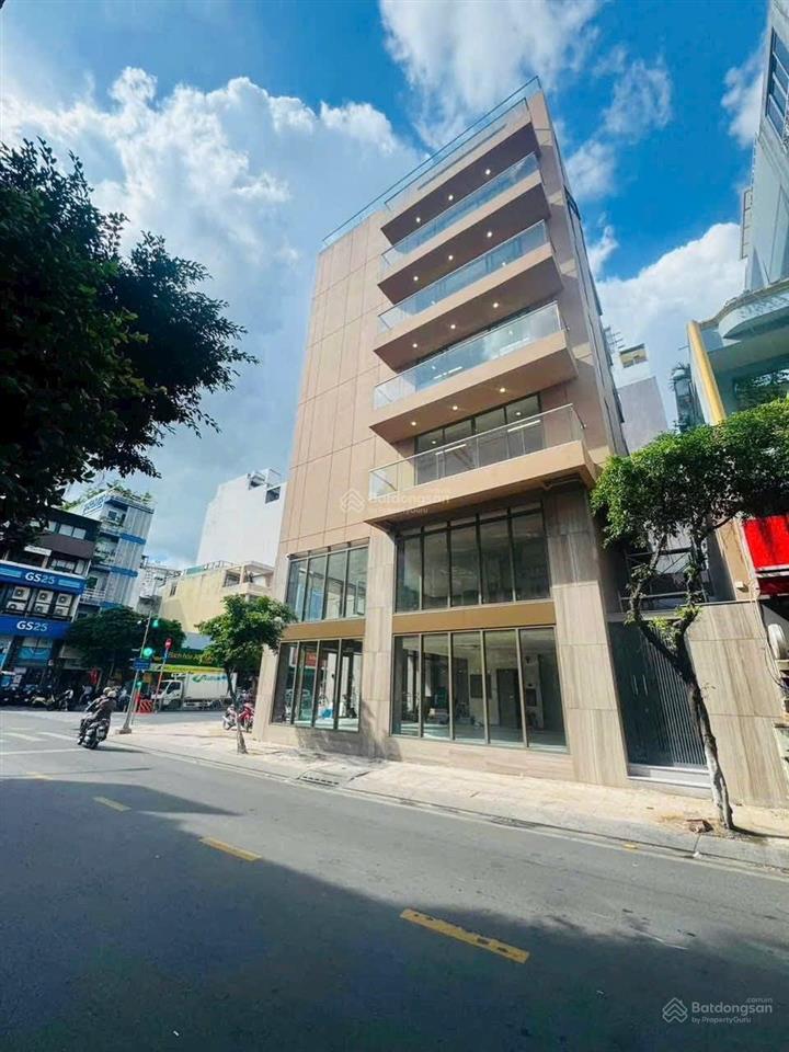 Tòa nhà mới góc 2mt q.4  dt 9x18m  hầm + 7t  dt sàn 1.110m2  thuê 350 triệu/tháng  giá 115 tỷ