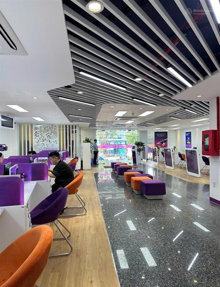 Tpbank đang thuê 220 triệu/tháng  góc 2mt lê văn quới dt 13x25m  hầm + 7 lầu  giá 82 tỷ