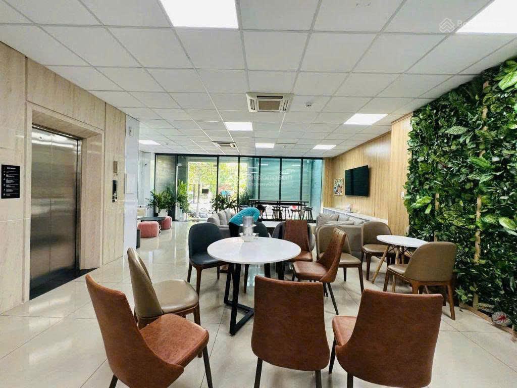 Siêu phẩm góc 2 mt võ văn tần, quận 3 (dt 6x20m) 6 tầng  hđt 220 triệu/th