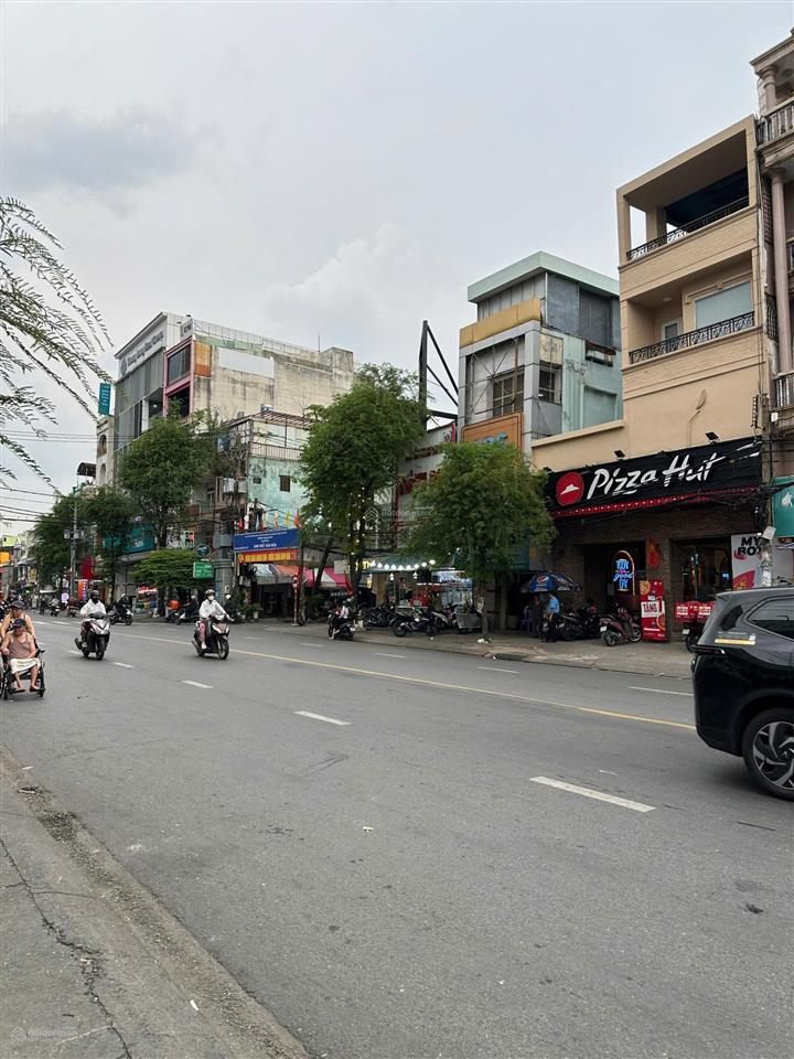 Mặt tiền nguyễn gia trí (d2),p25, bình thạnh  ngang gần 9m  thuê 180 triệu/tháng  chỉ 69 tỷ