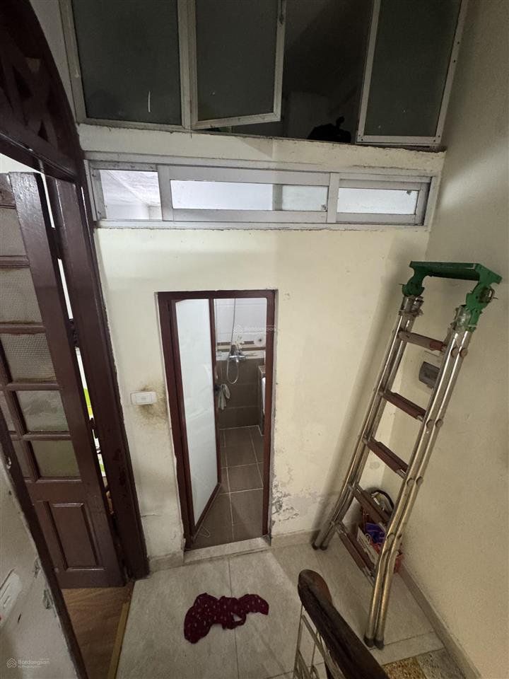 Cho thuê nhà riêng 33m2 x 5 tầng tại ngõ 1 phố bùi xương trạch  thanh xuân