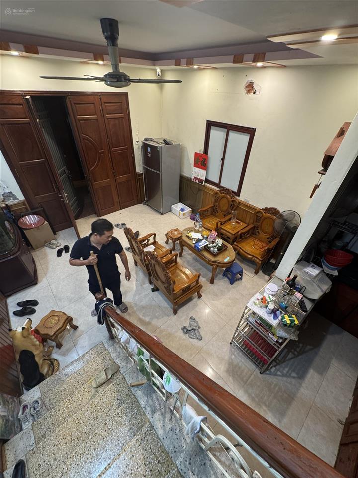 Cho thuê nhà riêng 33m2 x 5 tầng tại ngõ 1 phố bùi xương trạch  thanh xuân