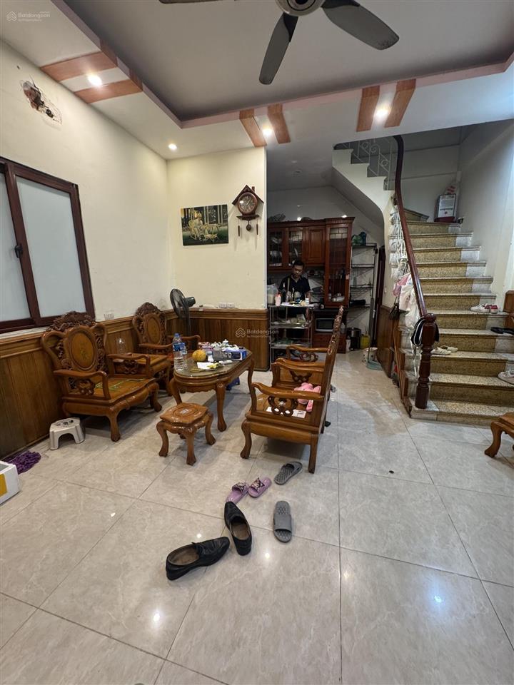 Cho thuê nhà riêng 33m2 x 5 tầng tại ngõ 1 phố bùi xương trạch  thanh xuân