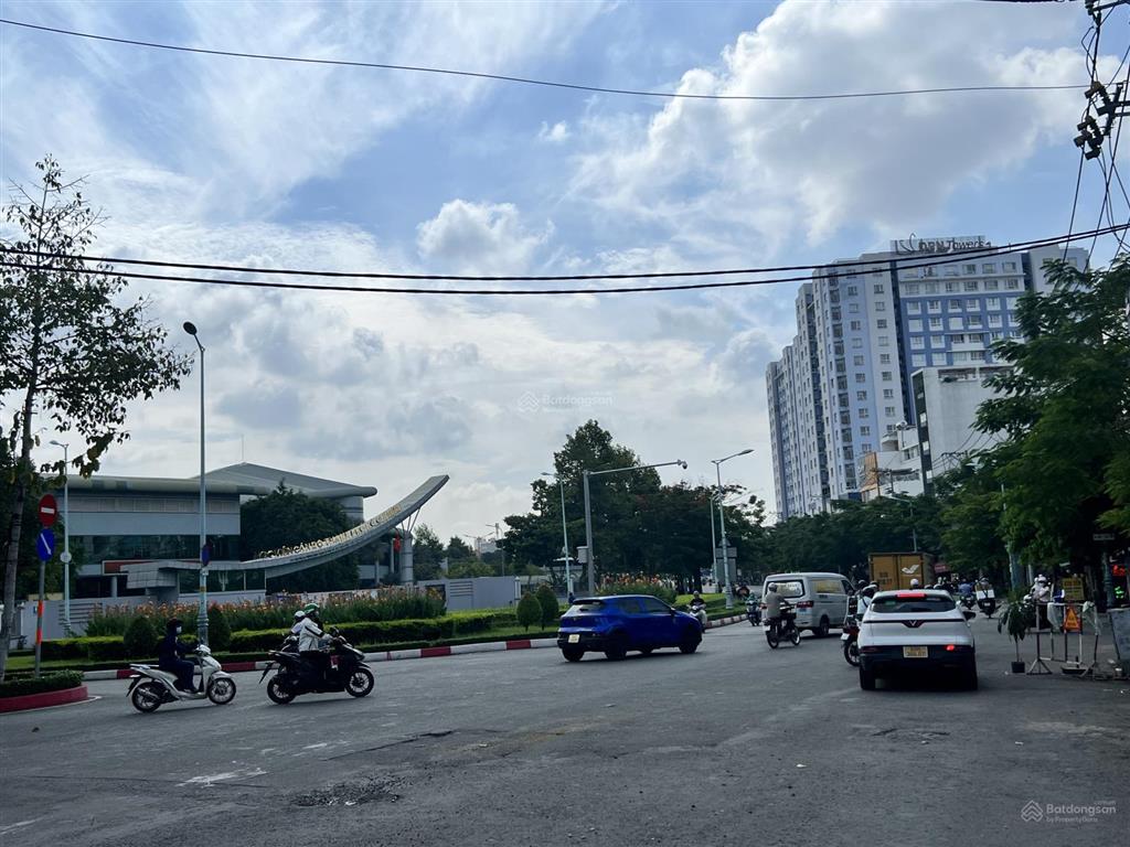 Siêu phẩm căn góc 2 mặt tiền  hẻm xe hơi tránh nhau hàng hiếm khu học viện chu văn an