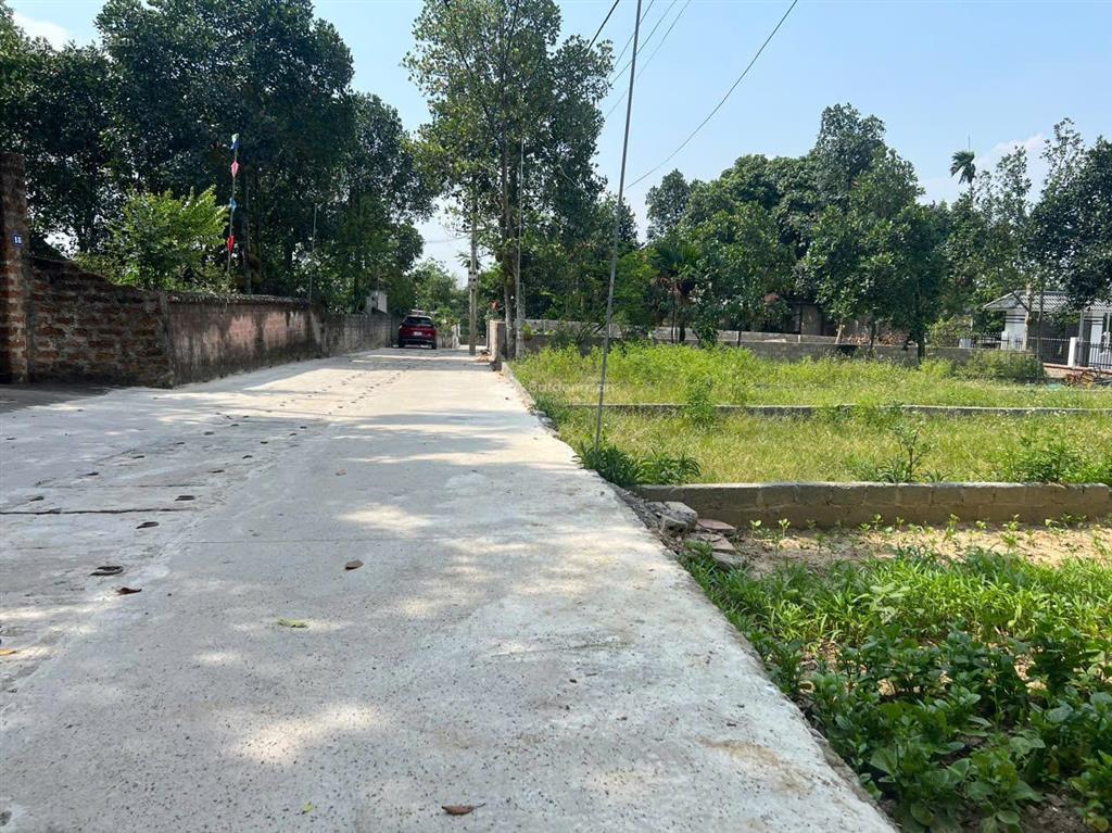 100m đất nền thổ cưôtô tránhgần 2 trường đhkhu dân cư đông đúc phố hữu nghị, tùng thiện, sơn tây