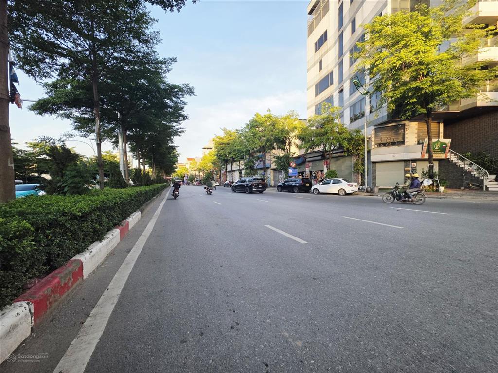 Mảnh đất vàng xuân đỉnh 130m² mt 9m 30 tỷ, mặt ngõ ô tô tránh thông khắp ngả, kinh doanh đỉnh cao