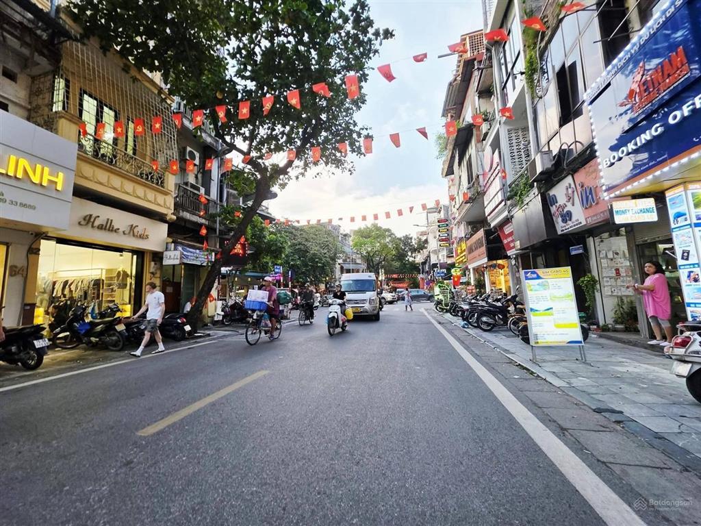 30 tỷ nhỉnh có nhà mặt phố hàng gà 38m 5 tầng, view ngã 5 hàng phèn, hàng gà, cửa đông, nhà hỏa