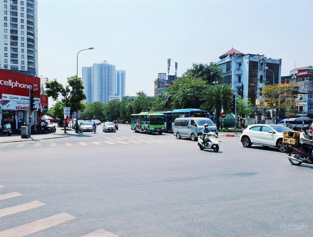 Bán đất mặtphố âu cơ 500m mt15m 250tỷ lôgóc view trọn thành phố ven sông trục cảnh quan sông hông