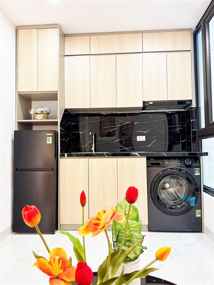 100 tỷ có tòa nhà dòng tiền phố trần thái tông 320m*9t mt16m siêu to khổng lồ, doanh thu 600tr/th