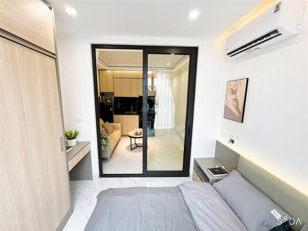 100 tỷ có tòa nhà dòng tiền phố trần thái tông 320m*9t mt16m siêu to khổng lồ, doanh thu 600tr/th