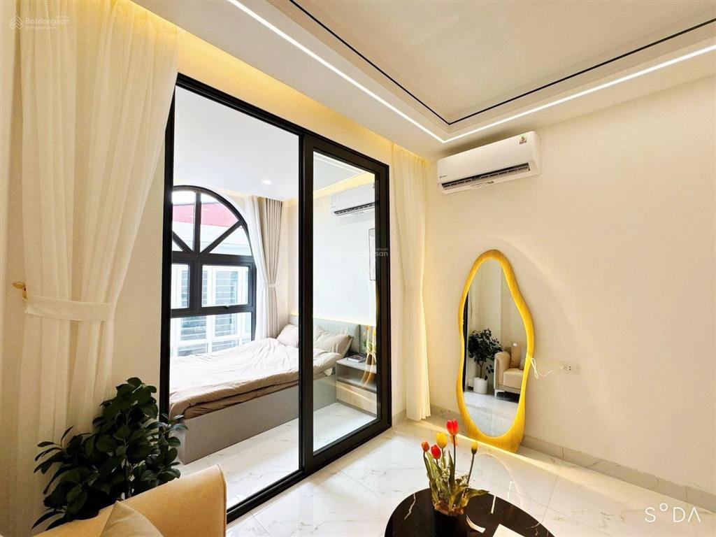 100 tỷ có tòa nhà dòng tiền phố trần thái tông 320m*9t mt16m siêu to khổng lồ, doanh thu 600tr/th