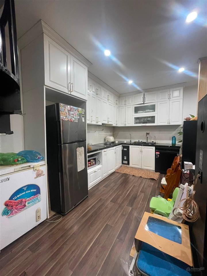 3.9 tỷ tập thể giao thông vận tải 82m2 3 ngủ 2 vs ngay đường láng, giáp cầu giấy 2 mặt ngõ kd