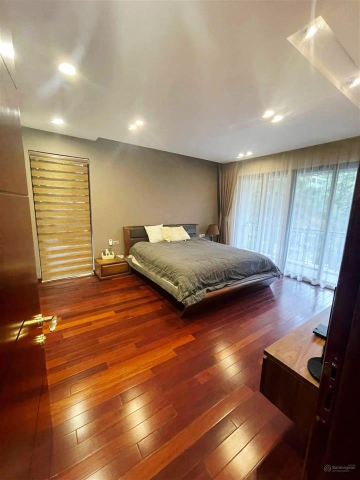 Mặt phố nguyễn khang phố vip cầu giấy 95m*8t mt4.8m 47 tỷ  vỉa hè kinh doanh