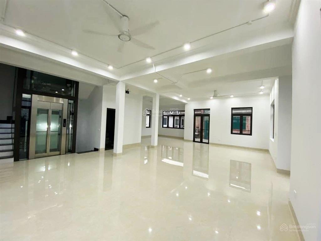 Mặt phố lộc 136m2*8t mt 8.5m 50 tỷ vỉa hè rộng, đường 3 làn ô tô tránh, kinh doanh đa loại hình