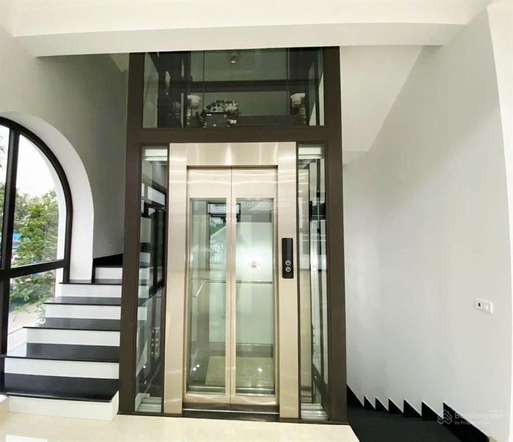 Mặt phố lộc 136m2*8t mt 8.5m 50 tỷ vỉa hè rộng, đường 3 làn ô tô tránh, kinh doanh đa loại hình