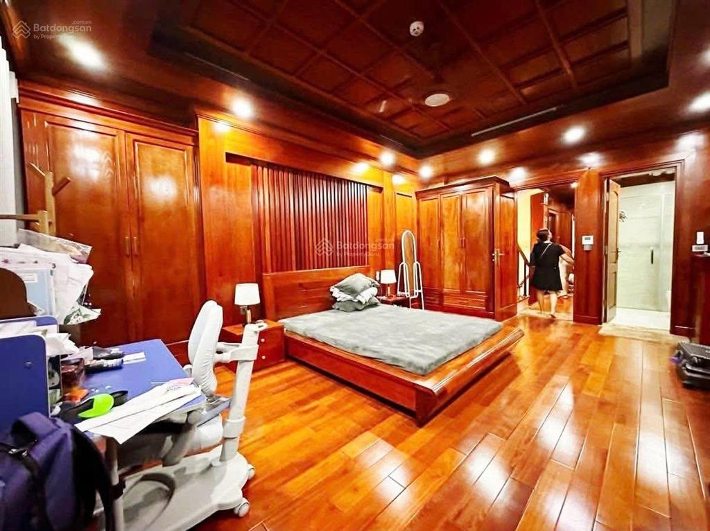 Hiếm, 50 tỷ tòa nhà huỳnh thúc kháng 82m*8t mt 8m lô góc vỉa hè, đường 3 làn xe chạy  thang máy