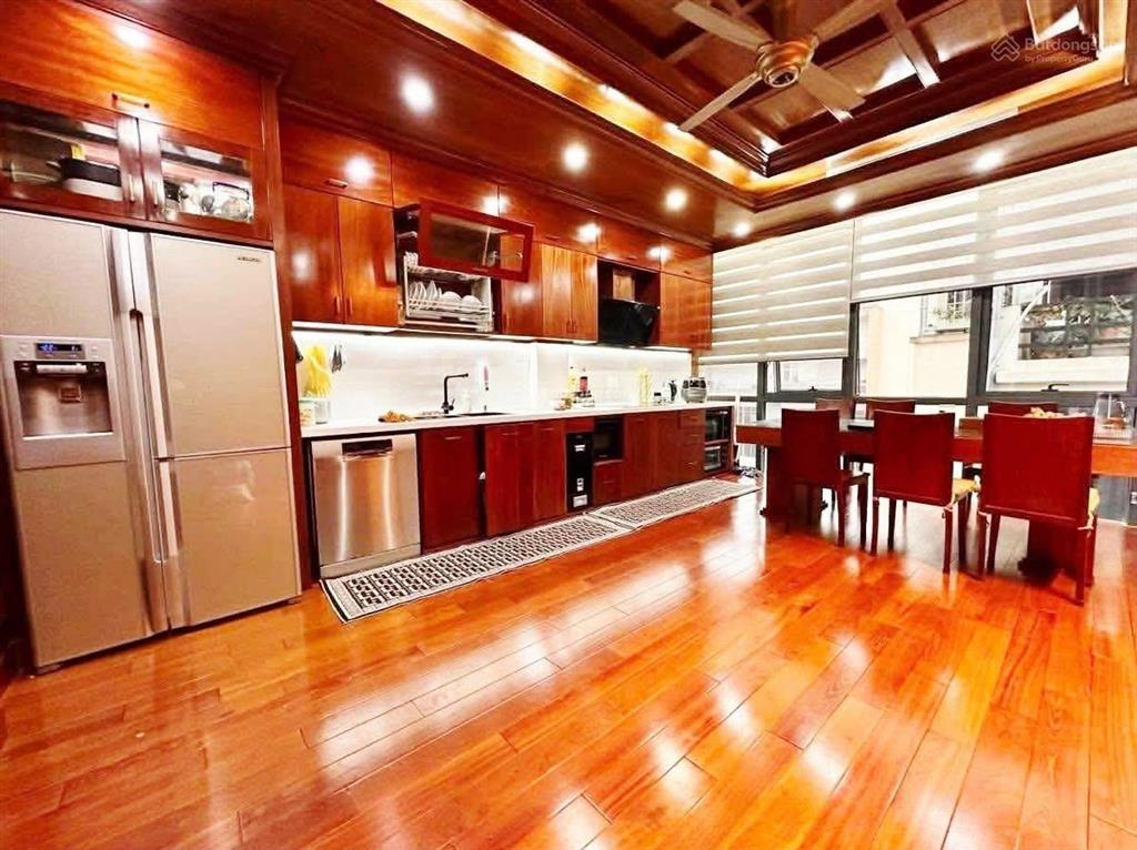 Hiếm, 50 tỷ tòa nhà huỳnh thúc kháng 82m*8t mt 8m lô góc vỉa hè, đường 3 làn xe chạy  thang máy
