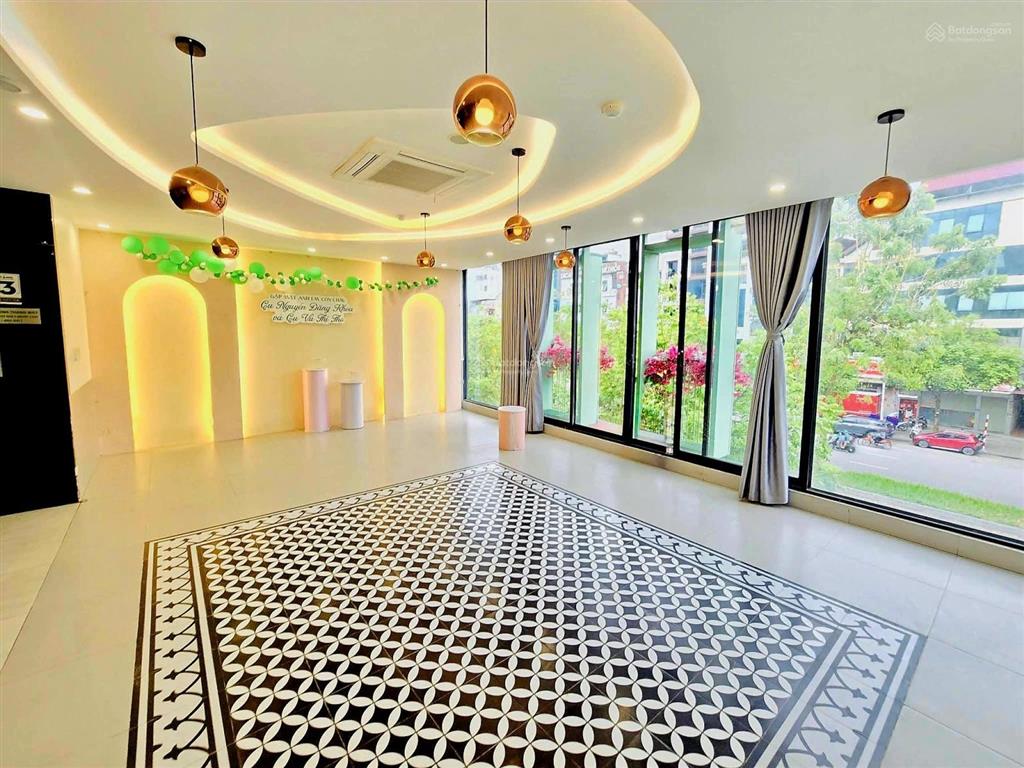 Nhà đẹp phạm văn đồng 125m2*2t mt 7.2m 29 tỷ phân lô vỉa hè, ô tô tránh, trước nhà đường đôi 2 bên