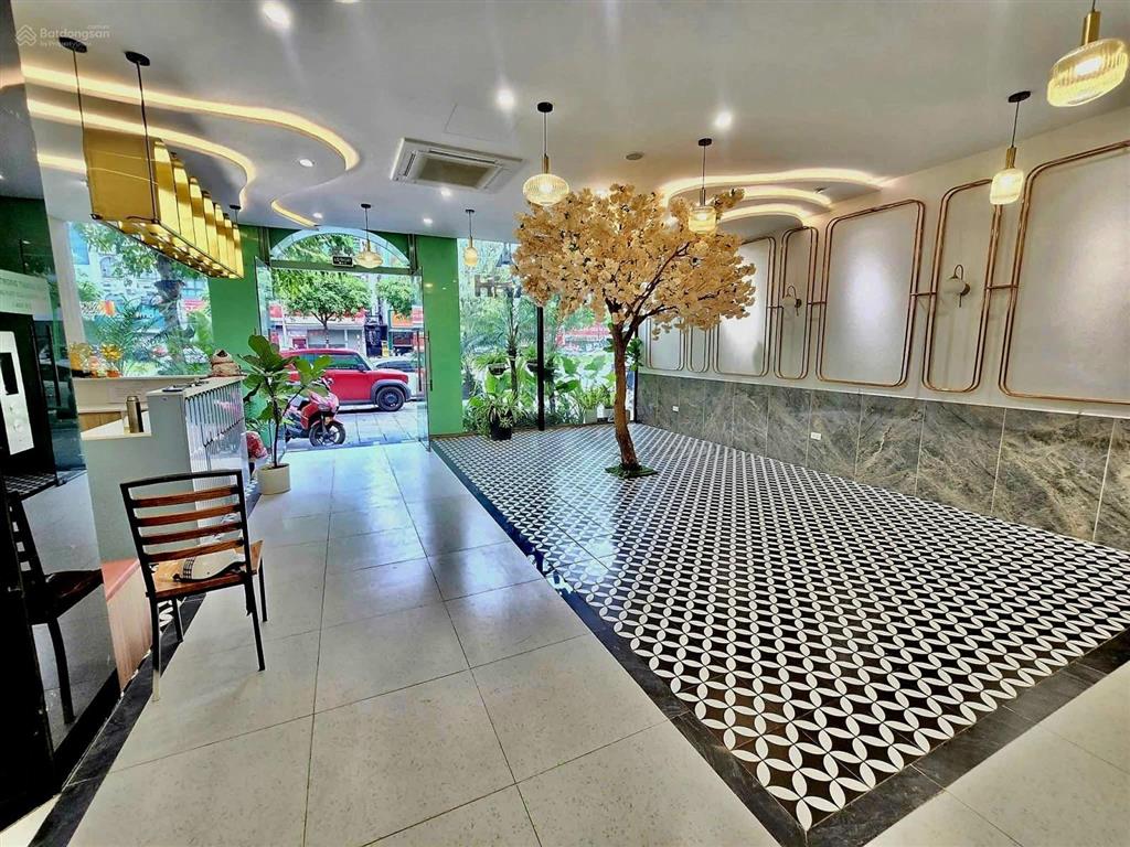 Nhà đẹp phạm văn đồng 125m2*2t mt 7.2m 29 tỷ phân lô vỉa hè, ô tô tránh, trước nhà đường đôi 2 bên