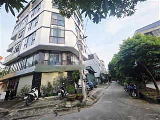Nhà đẹp phạm văn đồng 125m*2t mt7.2m 29 tỷ phân lô vỉa hè, ô tô tránh, trước nhà đường đôi 2 bên