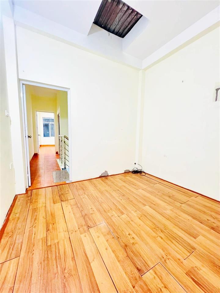 7 tỷ nhà đẹp phạm văn đồng 42m2*3t mt 3.5m không vướng quy hoạch  dân xây chắc chắn  giá đầu tư