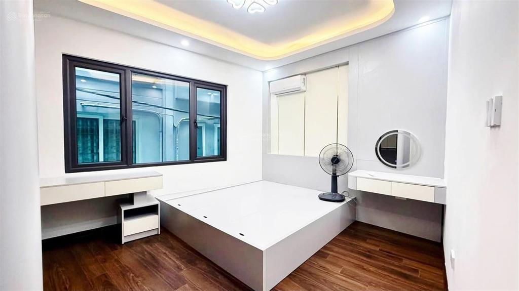8 tỷ nhà đẹp xuân đỉnh 42m*4t mt5m nhà mới, vị trí đẹp, ở luôn, tặng full nội thất