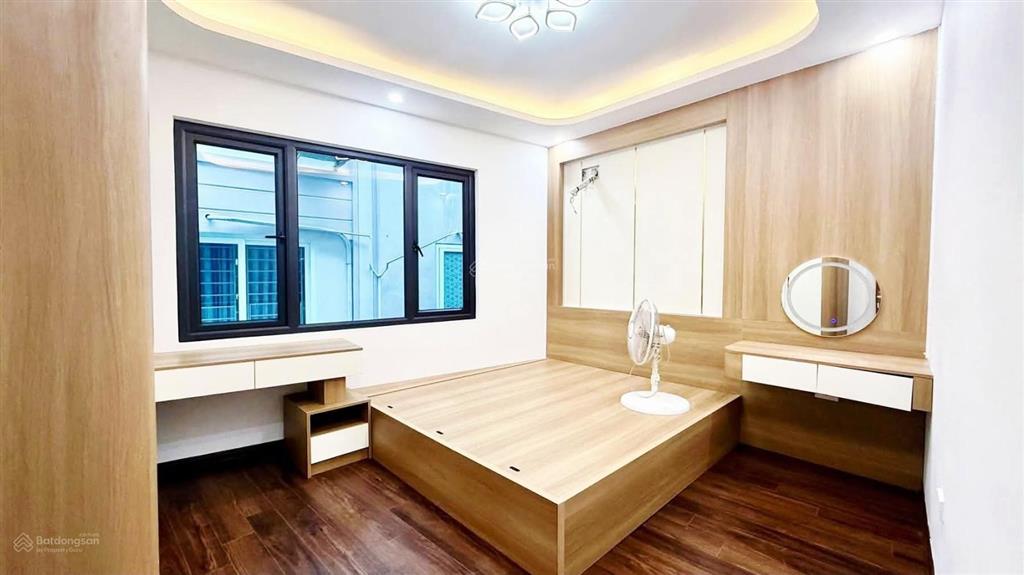 8 tỷ nhà đẹp xuân đỉnh 42m*4t mt5m nhà mới, vị trí đẹp, ở luôn, tặng full nội thất