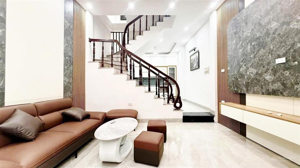 8 tỷ nhà đẹp xuân đỉnh 42m*4t mt5m nhà mới, vị trí đẹp, ở luôn, tặng full nội thất