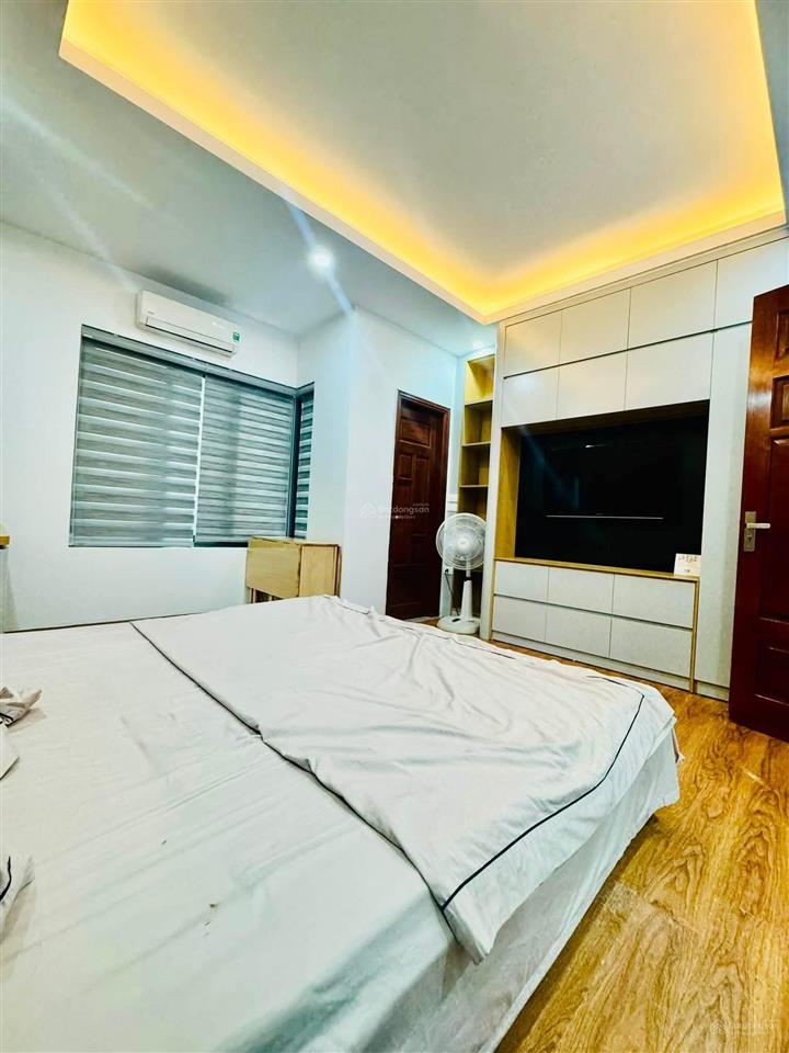 8 tỷ nhà đẹp xuân đỉnh 40m*5t mt4.5m dân xây chắc chắn, ở luôn, tặng full nội thất, 5m ô tô