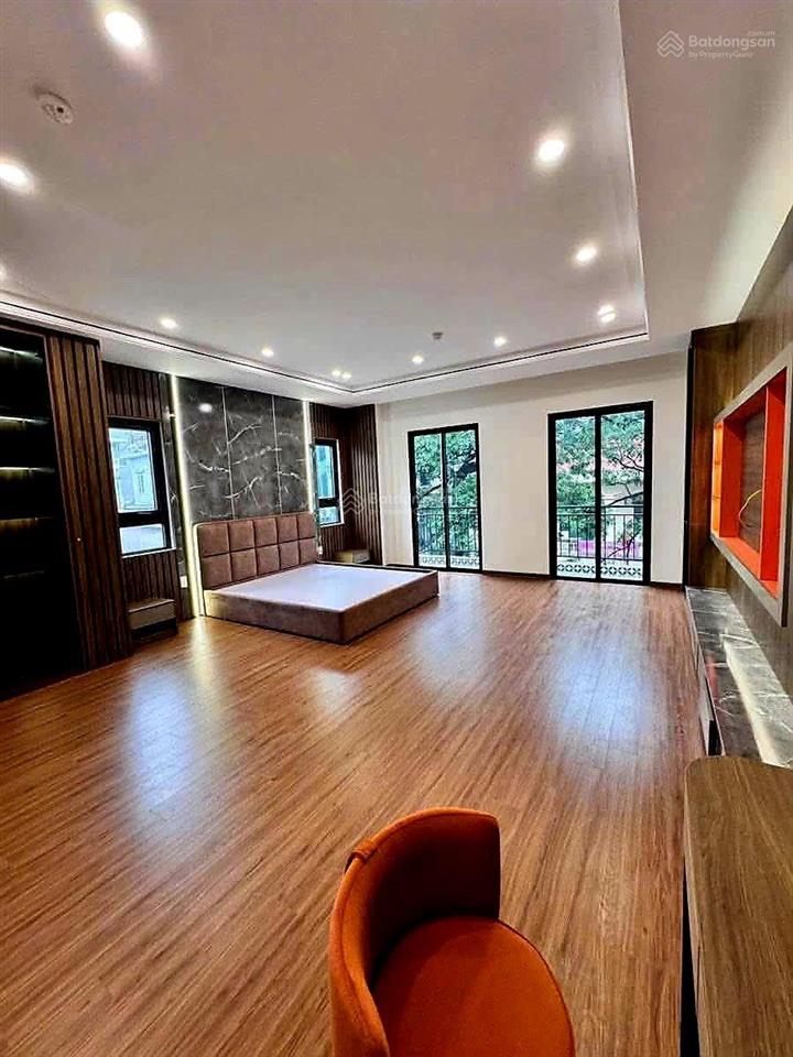 20 tỷ nhà đẹp hoàng quốc việt 60m*4t mt6m lô góc ô tô dừng đỗ ngày đêm, dân xây, kinh doanh.