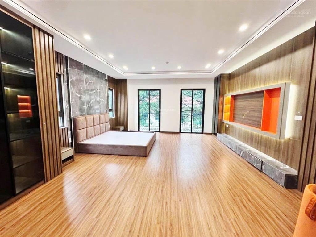 20 tỷ nhà đẹp hoàng quốc việt 60m*4t mt6m lô góc ô tô dừng đỗ ngày đêm, dân xây, kinh doanh.