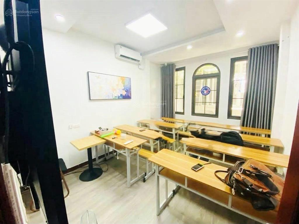 13 tỷ phố vip trần quốc hoàn 42m*4t mt4m ô tô, ngõ thông kinh doanh, 2 thoáng, dòng tiền 30tr/th