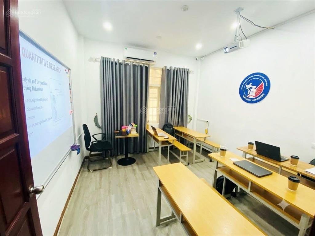 13 tỷ phố vip trần quốc hoàn 42m*4t mt4m ô tô, ngõ thông kinh doanh, 2 thoáng, dòng tiền 30tr/th