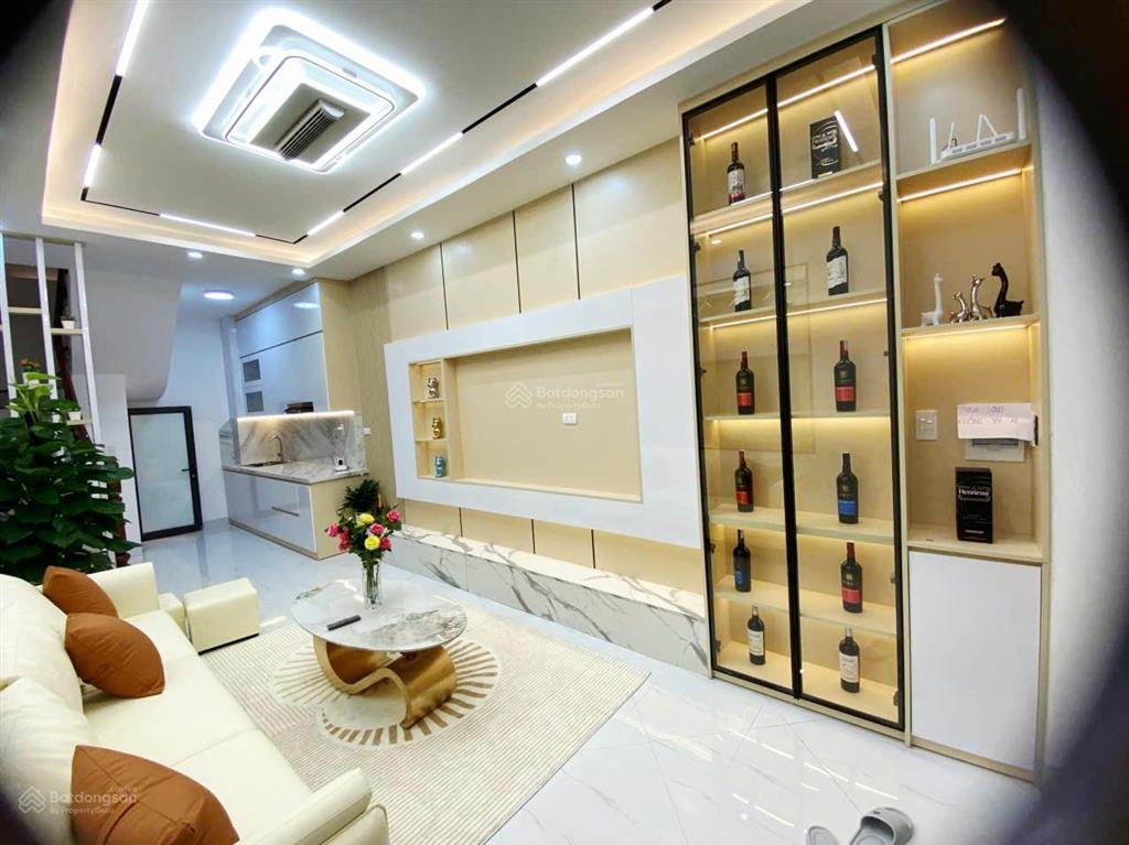 6.9 tỷ có nhà đẹp khâm thiên 33m*4t mt3.5m ngõ thông kinh doanh 2 thoáng tặng nội thất, giá đầu tư