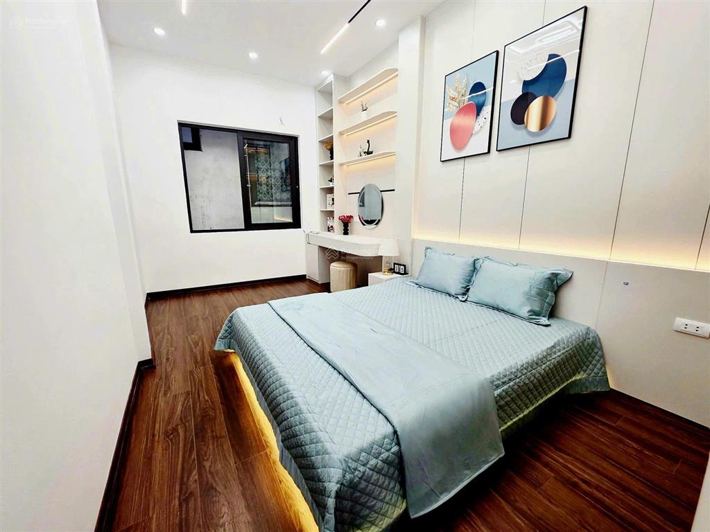 6.9 tỷ có nhà đẹp khâm thiên 33m*4t mt3.5m ngõ thông kinh doanh 2 thoáng tặng nội thất, giá đầu tư