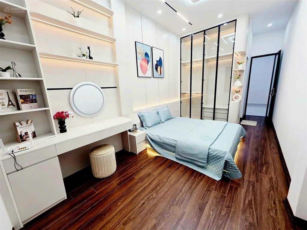6.9 tỷ có nhà đẹp khâm thiên 33m*4t mt3.5m ngõ thông kinh doanh 2 thoáng tặng nội thất, giá đầu tư